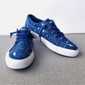 Blowfish Malibu Womens sz 7 Slip-On Sneaker Shoe.
Blue Celestial Print